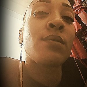 Meet your Posher, Dee